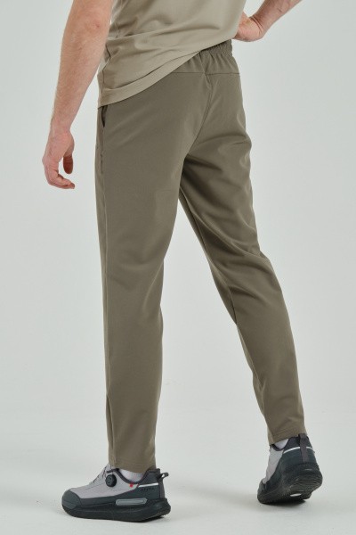   Pants bar