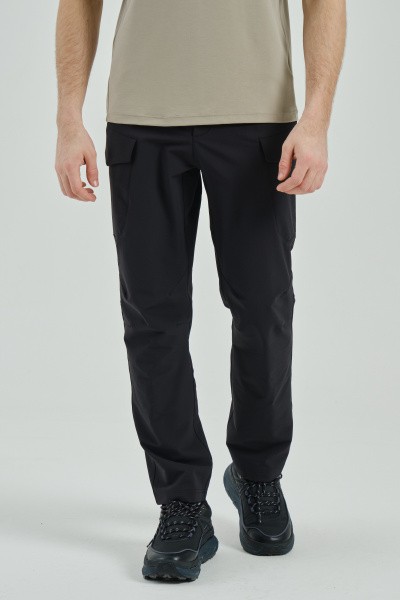   Pants bar