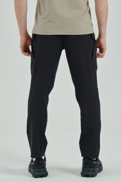   Pants bar