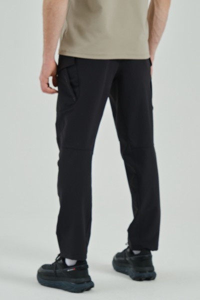   Pants bar