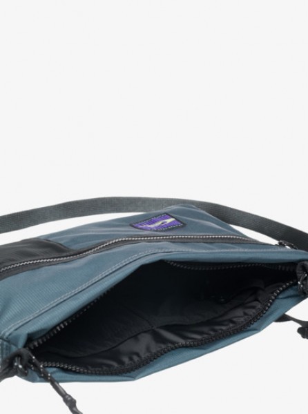 //  /   QUIKSILVER CROSS BODY POCKET