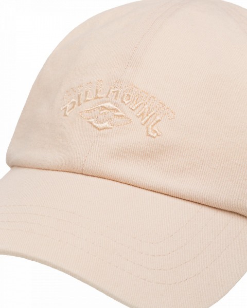 .// /   Essential Cap