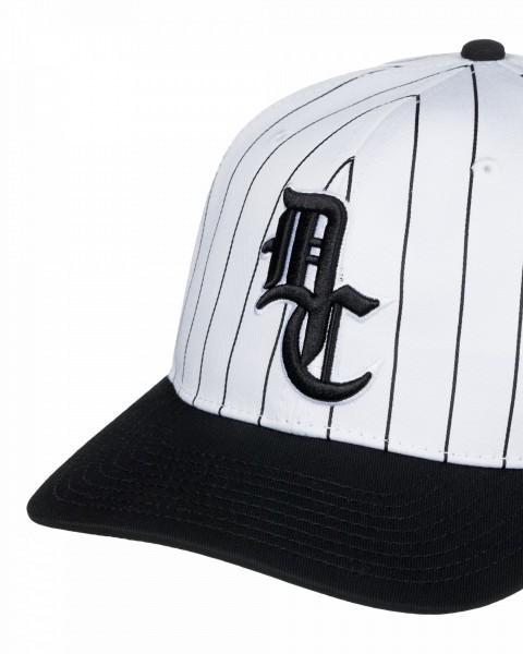 .// /   DUGOUT SNAPBACK
