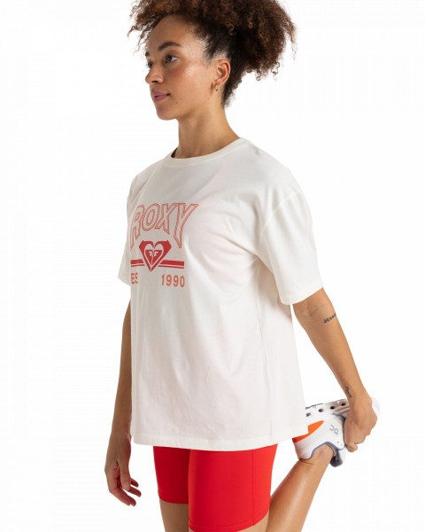 .//  /    Essential Energy Timeless Tee