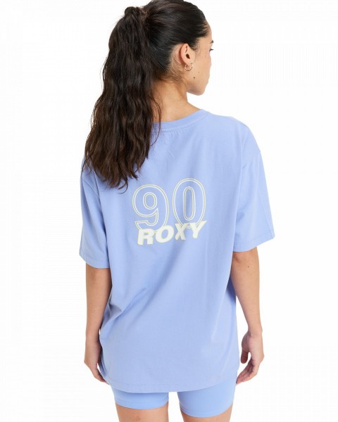 .//  /    Essential Energy Timeless Tee