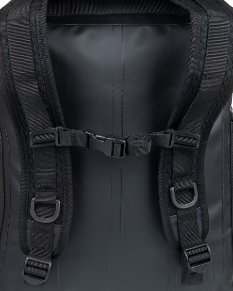 .//  /  Storm Dry Pack