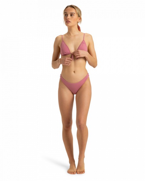 ./ //    Beach Classics Tanga
