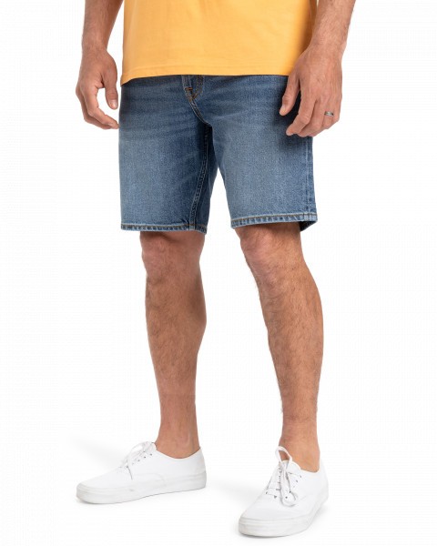 ./  //    Modern Wave Salt Water Short