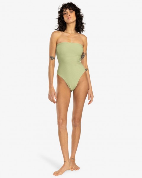 ������� ��������� Tanlines Tully