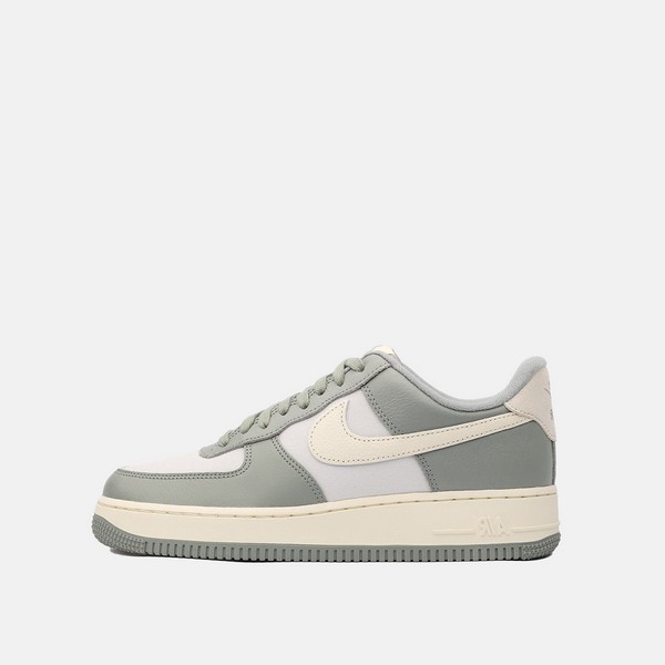  Nike AIR FORCE 1 07