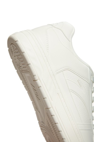 ���� Anta RIVERS