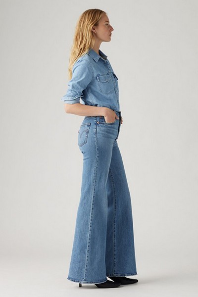 ������ Levi's RIBCAGE BELLS SONOMA WALKS