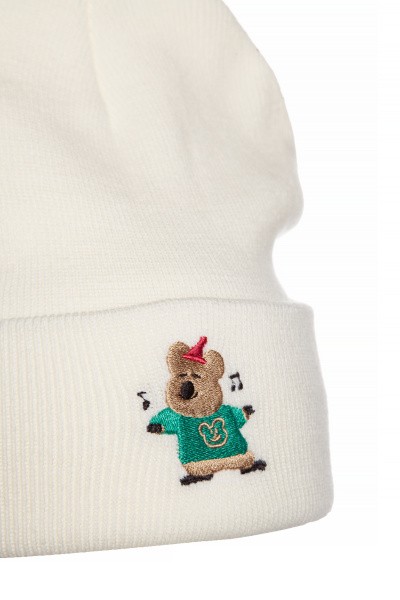 ����� BEANIE
