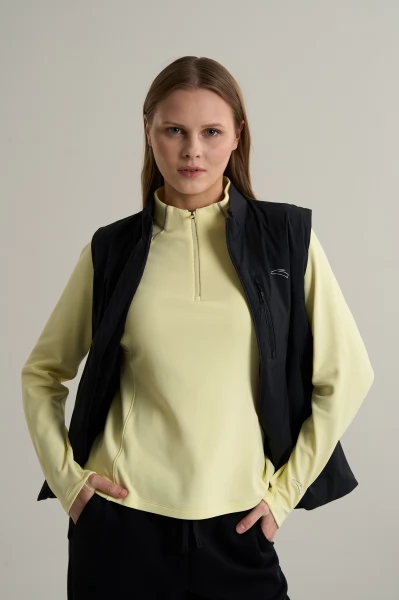 ����� Anta RUNNING Woven Vest