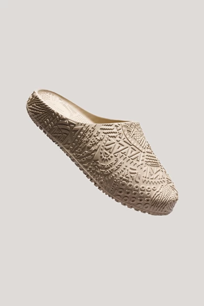 ������ ANTA HELA SLIDE