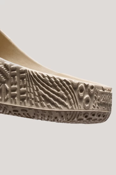 ������ ANTA HELA SLIDE