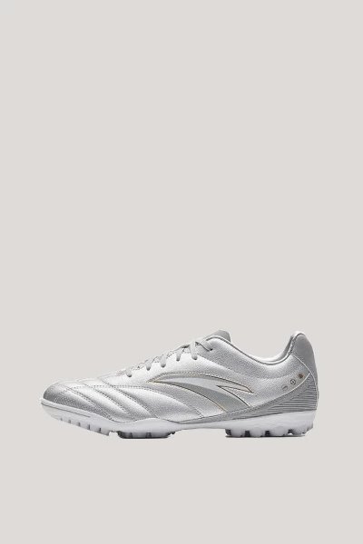 ����� ANTA Soccer boots