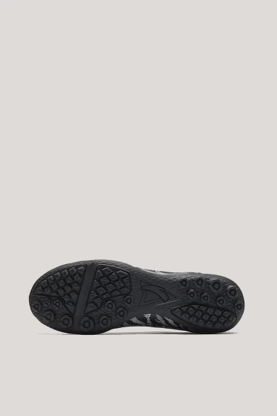 ����� ANTA Soccer boots