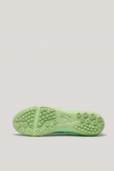 ����� ANTA Soccer boots