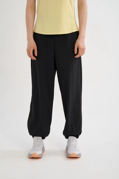 ����� ����������� Anta TRN-ESSENTIAL Knit Track Pants