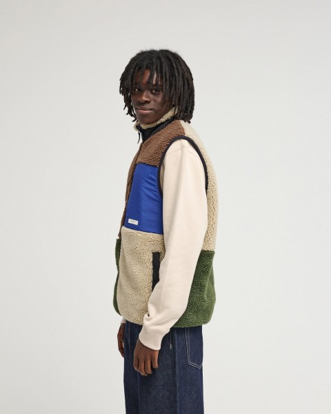 ����� LAKE SHERPA VEST
