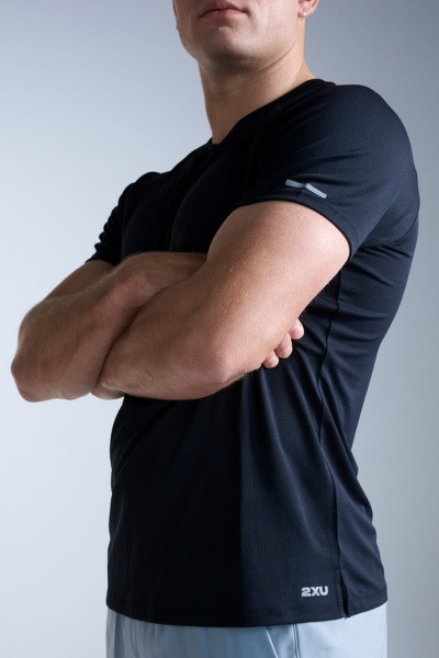 ������� �������� 2XU Aero Tee � �������������� ���