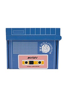 ��������