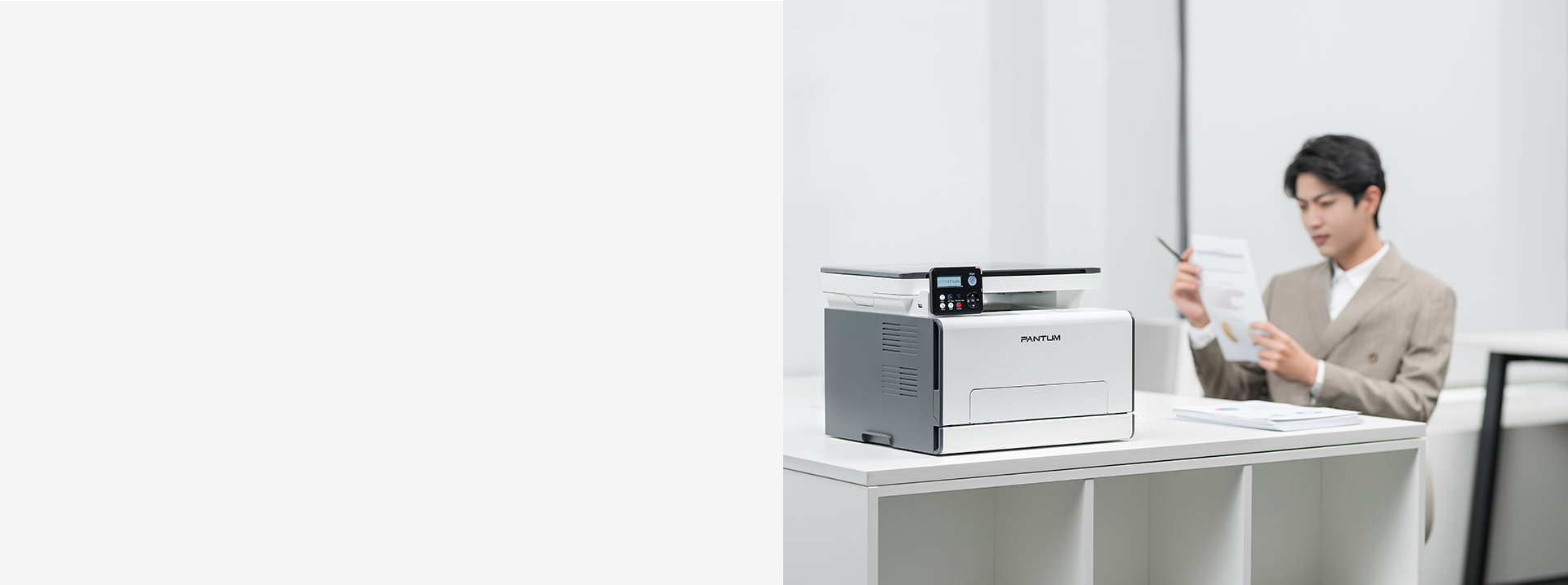 Цветное МФУ Pantum CM2100DW, дополнительный ракурс